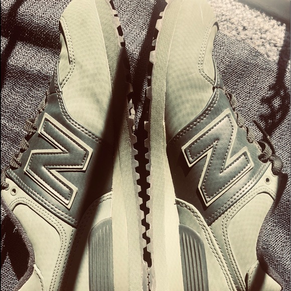 Military Green New Balance shoes - Picture 1 of 3